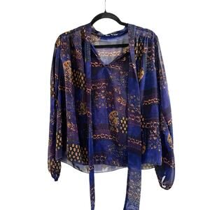 ROMEO + JULIET COUTURE Sheer Navy Blue Boho Blouse Tie Neck Paisley Print – Sz S